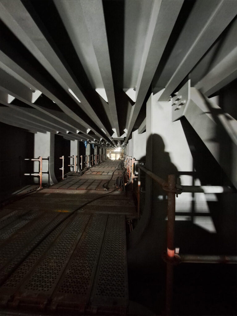 internal tank sandblasting & protective coating-ship repair works