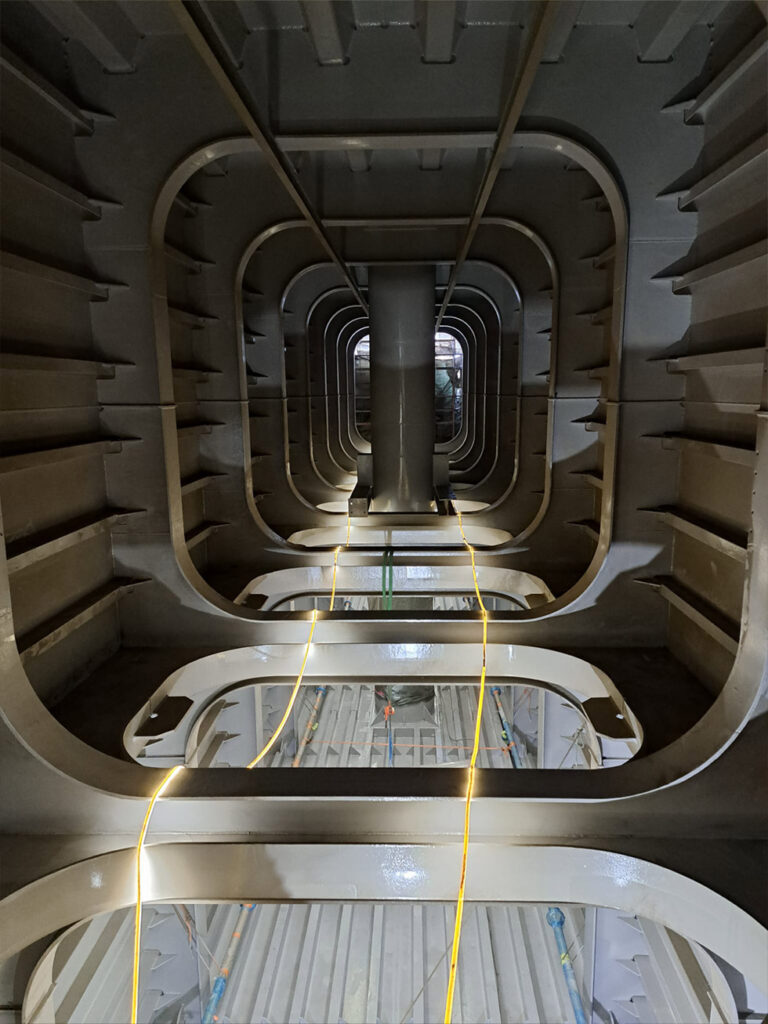 internal tank sandblasting & protective coating-ship repair works