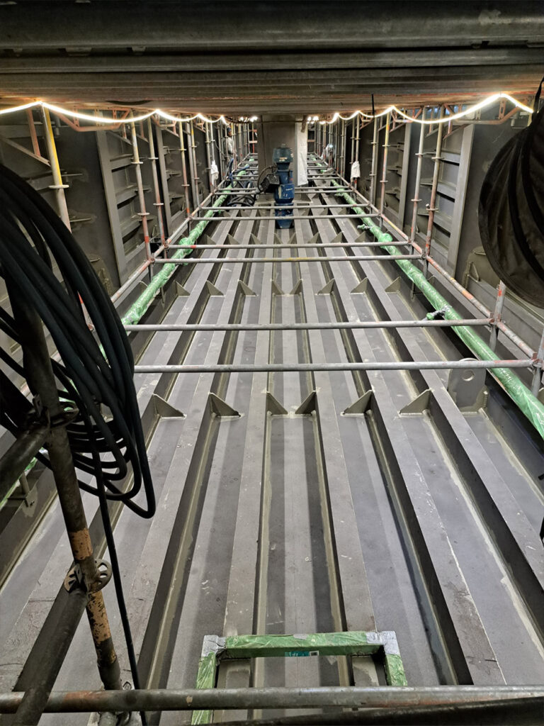 internal tank sandblasting & protective coating-ship repair works
